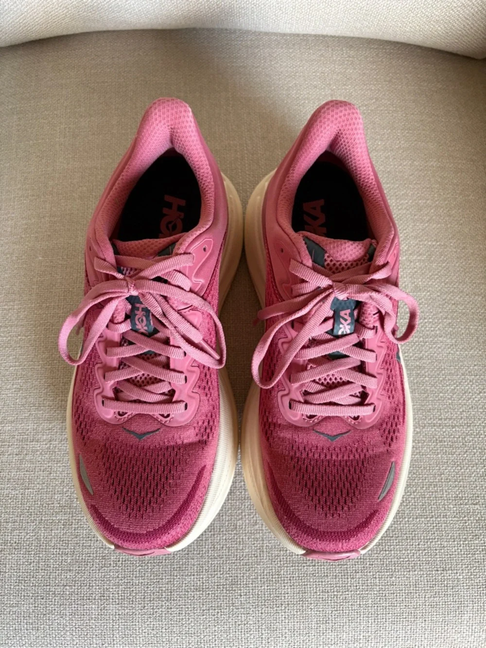 Hoka Bondi 9 Women's Rose Pink Athletic Running Shoes - Picture 1 of 5